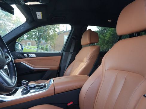 Used 2022 BMW X7 xDrive40i w/ M Sport Package AWD/4WD image 10