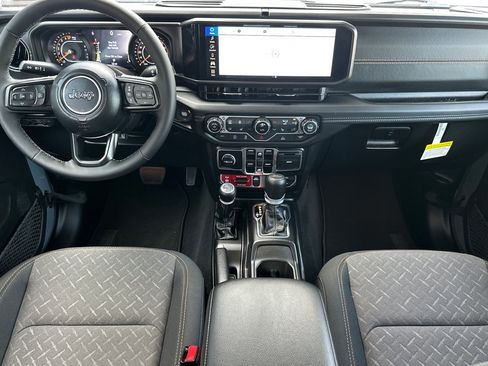 New 2025 Jeep Gladiator Mojave w/ Convenience Group image 13