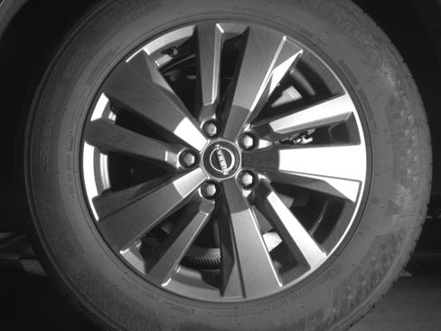 Used 2025 Nissan Pathfinder SV AWD/4WD image 14