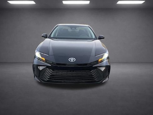 Used 2025 Toyota Camry LE FWD image 5
