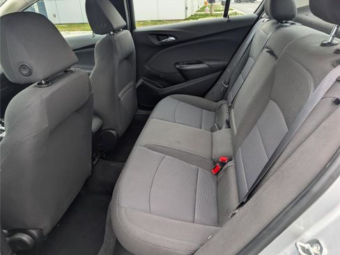 Used 2018 Chevrolet Cruze LT FWD image 14