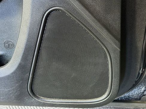 Used 2018 Dodge Charger SXT Plus w/ Blacktop Package image 18