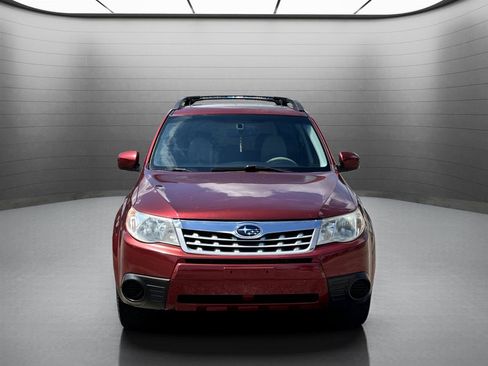 Used 2011 Subaru Forester 2.5X Premium w/ All-Weather Pkg AWD/4WD image 2