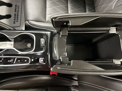 Used 2023 Buick Envision Avenir AWD/4WD image 21