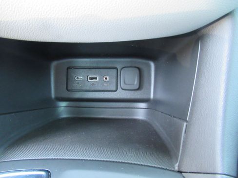 Used 2023 Chevrolet Equinox LS w/ Sport Edition FWD image 26