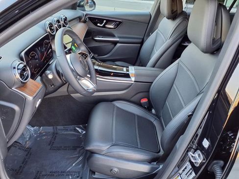 Used 2025 Mercedes-Benz GLC 300 image 15