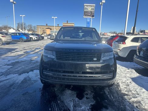 Used 2023 Land Rover Range Rover SE image 2