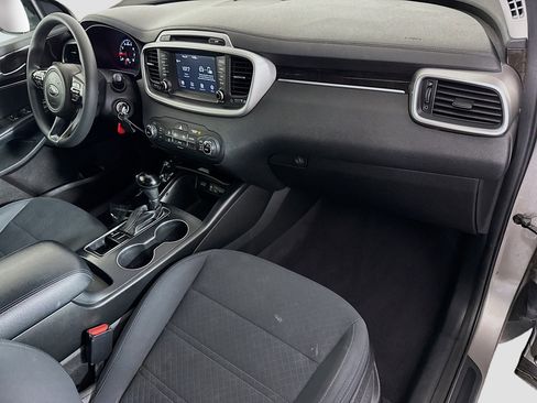 Used 2018 Kia Sorento FWD image 29