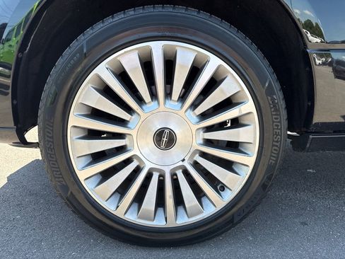 Used 2017 Lincoln Navigator L Reserve AWD/4WD image 17