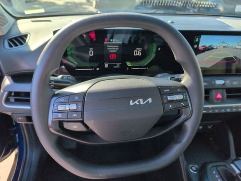 Used 2025 Kia K4 LXS image 23