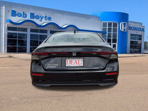 Used 2023 Honda Accord LX image 6