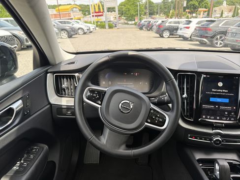 Certified 2025 Volvo XC60 B5 Plus w/ Climate Package AWD/4WD image 9