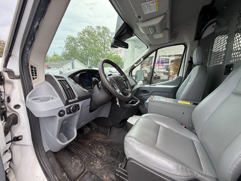 Used 2016 Ford Transit 250 148 Medium Roof RWD image 5