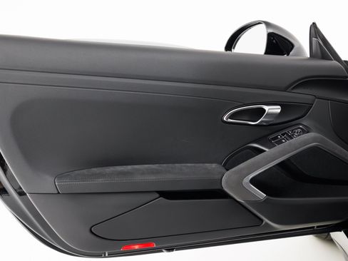 Used 2017 Porsche 911 Carrera GTS RWD image 29