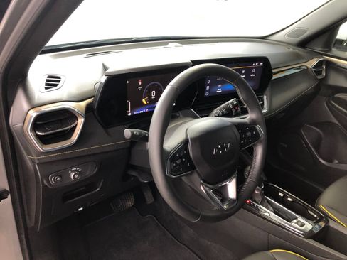 Used 2025 Chevrolet TrailBlazer ACTIV w/ Convenience Package AWD/4WD image 19