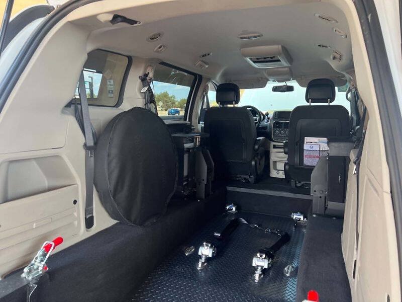 Used 2017 Dodge Grand Caravan SE w/ Power Window Group FWD image 42