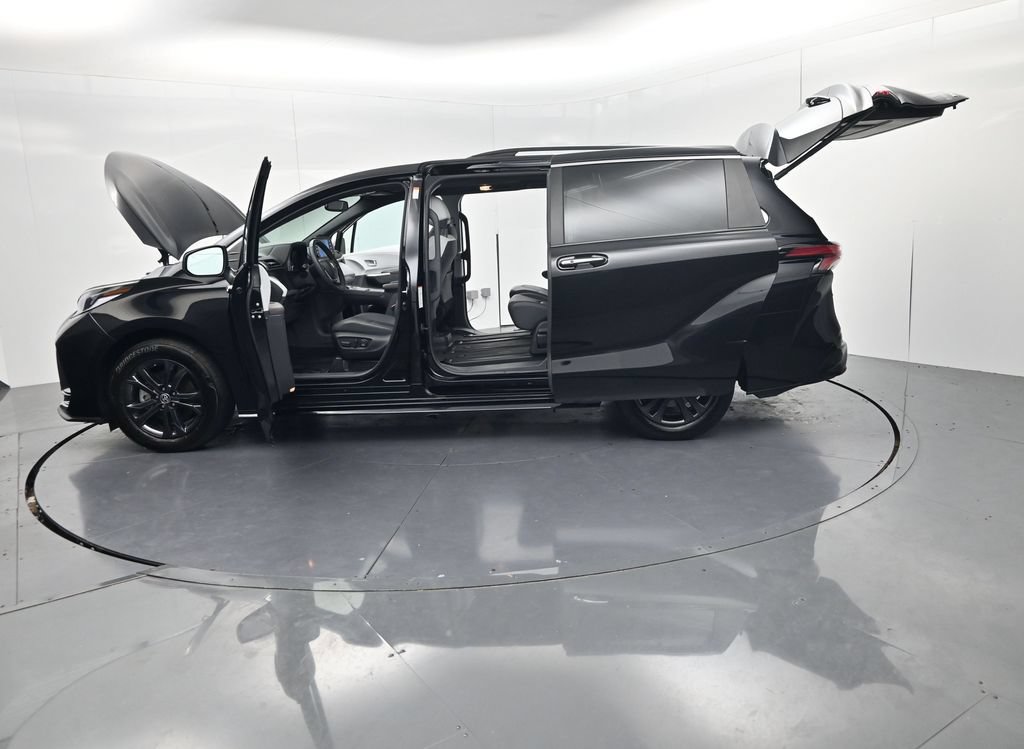 Used 2024 Toyota Sienna XSE w/ XSE Plus Package AWD/4WD image 58
