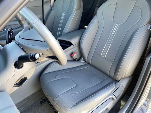 Certified 2025 Hyundai Elantra Sport image 15