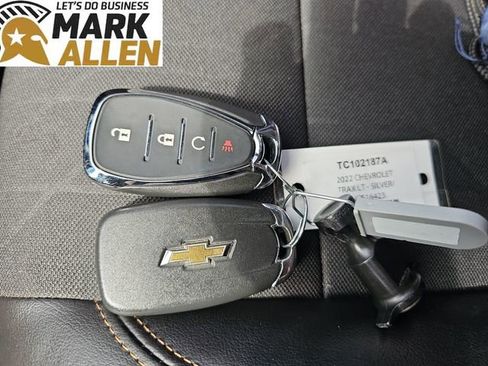 Used 2022 Chevrolet Trax LT w/ Driver Confidence Package AWD/4WD image 34