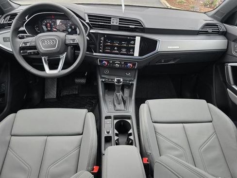 New 2025 Audi Q3 2.0T Premium image 9