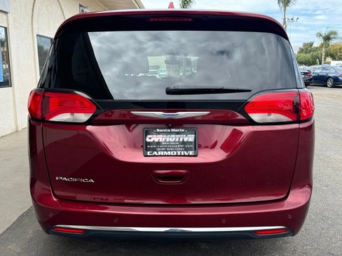 Used 2019 Chrysler Pacifica Touring-L Plus w/ Tire & Wheel Group FWD image 5