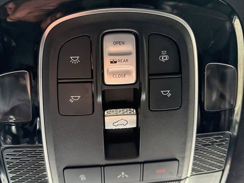 Used 2021 Hyundai Palisade Calligraphy image 37