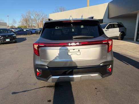 Certified 2024 Kia Seltos S image 7