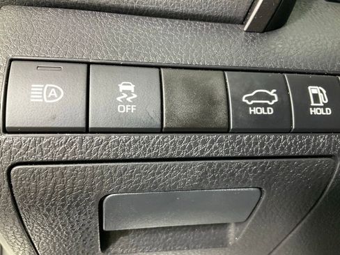 Used 2023 Toyota Camry SE image 21