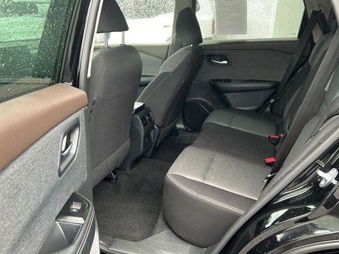 Used 2023 Nissan Rogue SV image 23