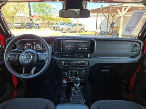 Used 2025 Jeep Wrangler Unlimited Rubicon image 24