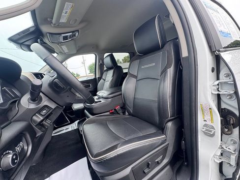 Used 2024 RAM 2500 Laramie w/ Safety Group AWD/4WD image 12