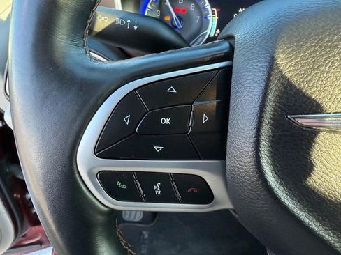 Used 2018 Chrysler Pacifica Touring-L w/ Advanced Safetytec Group image 21