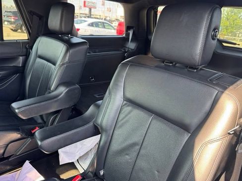 Used 2020 Ford Expedition XLT w/ Equipment Group 202A RWD image 12