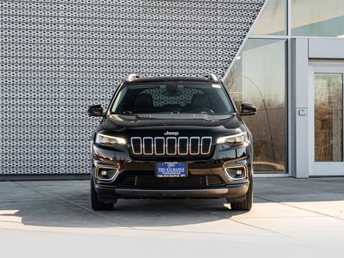 Used 2019 Jeep Cherokee Limited image 29
