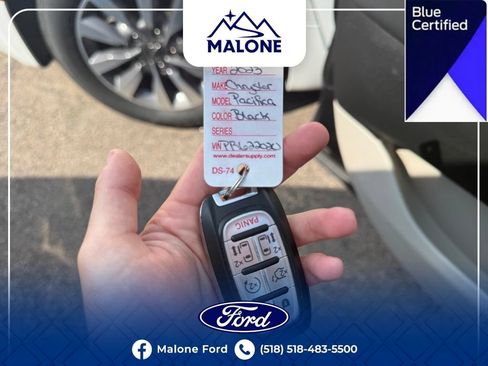 Used 2023 Chrysler Pacifica Touring-L FWD image 45