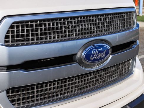 Used 2019 Ford F150 Platinum w/ Equipment Group 701A Luxury image 5