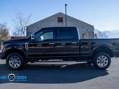 Used 2019 Ford F350 Lariat w/ Lariat Ultimate Package image 4