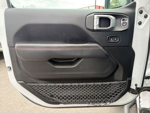 Used 2018 Jeep Wrangler Unlimited Rubicon image 34