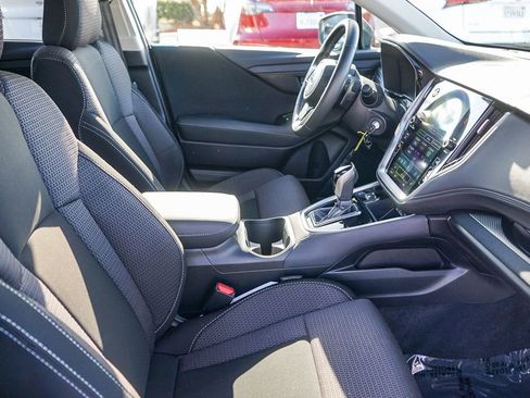 Used 2025 Subaru Outback Premium image 19