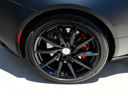 Used 2021 Aston Martin DB11 Coupe RWD image 11