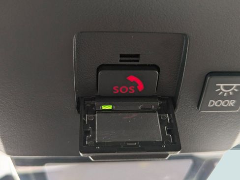 Certified 2025 Lexus ES 300h w/ Luxury Package image 29