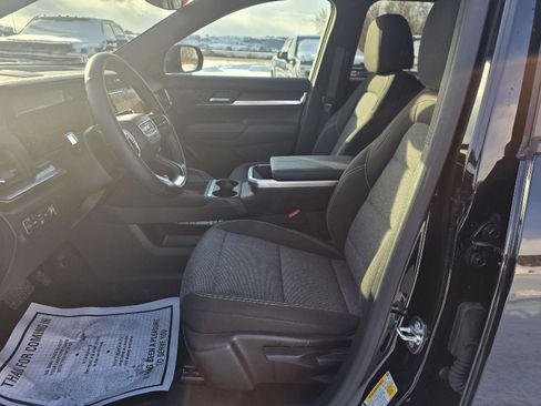 Used 2025 GMC Terrain Elevation image 17