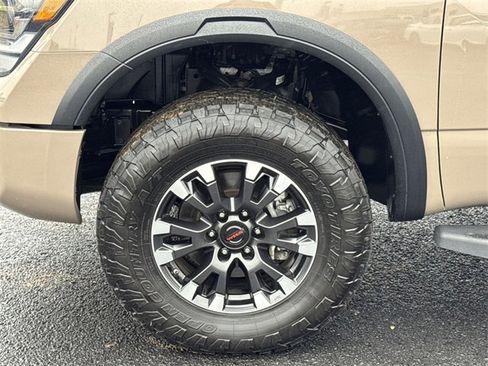 Used 2021 Nissan Titan PRO-4X w/ Pro-4x Convenience Package image 22