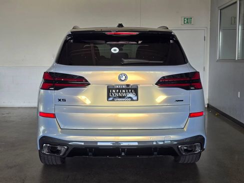 Used 2026 BMW X5 xDrive50e w/ M Sport Package AWD/4WD image 5