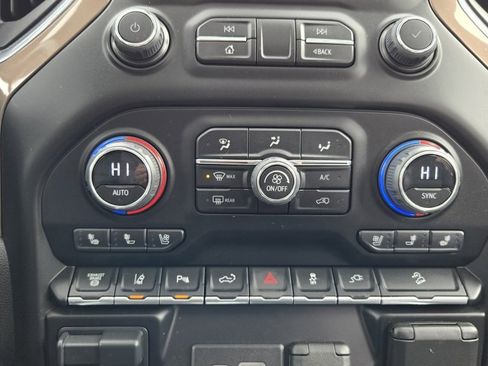 Used 2023 Chevrolet Silverado 2500 High Country w/ Z71 Off-Road Package image 17