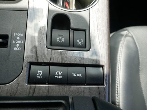 Used 2022 Toyota Highlander Platinum AWD/4WD image 22
