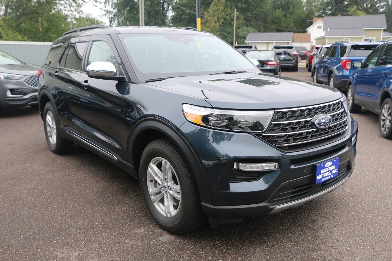 Certified 2023 Ford Explorer XLT w/ Equipment Group 202A AWD/4WD image 8