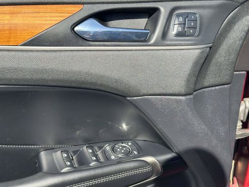 Used 2015 Lincoln MKC FWD w/ Equipment Group 102A Reserve image 17