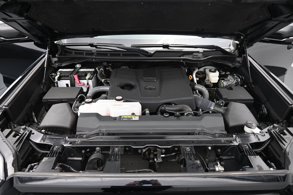 Used 2023 Toyota Tundra SR5 w/ SR5 Convenience Package AWD/4WD image 18