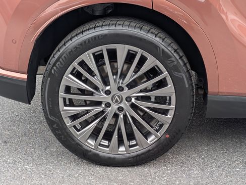 Certified 2025 Lexus RX 450h AWD w/ Convenience Package image 10